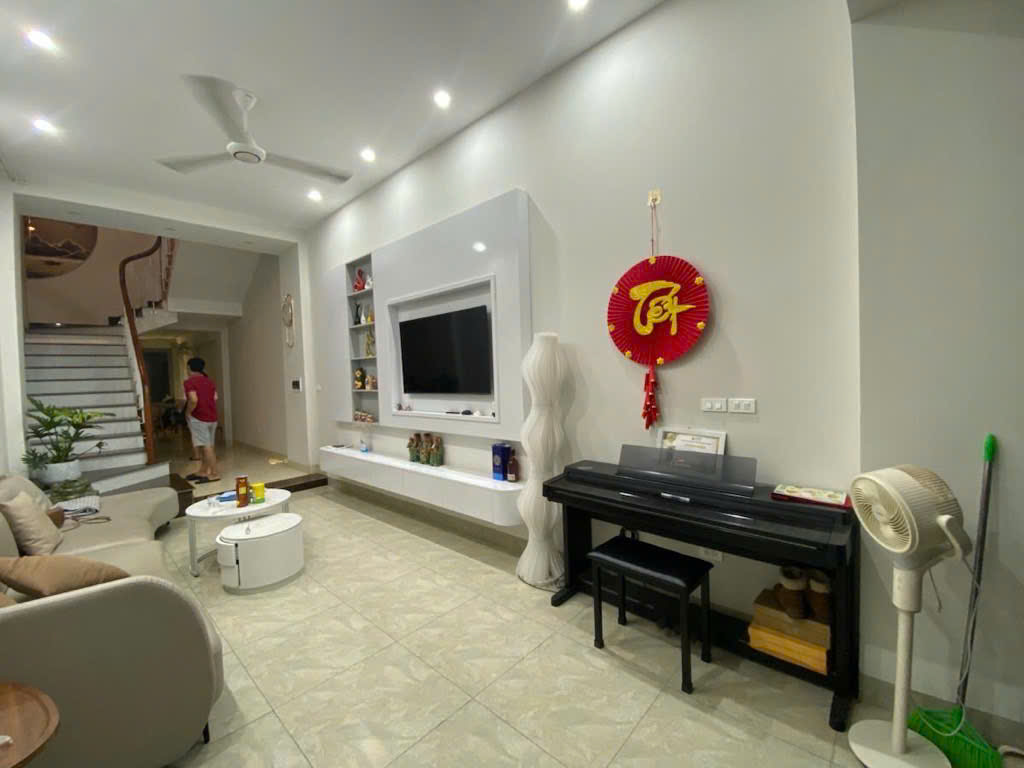 NHÀ ĐẸP TRẦN QUỐC VƯỢNG – TRUNG TÂM CẦU GIẤY – VỊ TRÍ VÀNG, TIỆN ÍCH BẠT NGÀN, Ở NGAY!