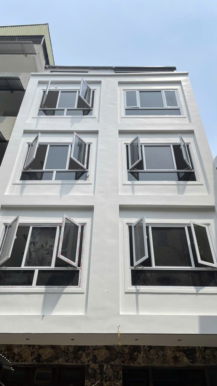 CẦU GIẤY: NHÀ 5 TẦNG MỚI TINH, NỞ HẬU NHẸ - CHỈ NHỈNH 6 TỶ!