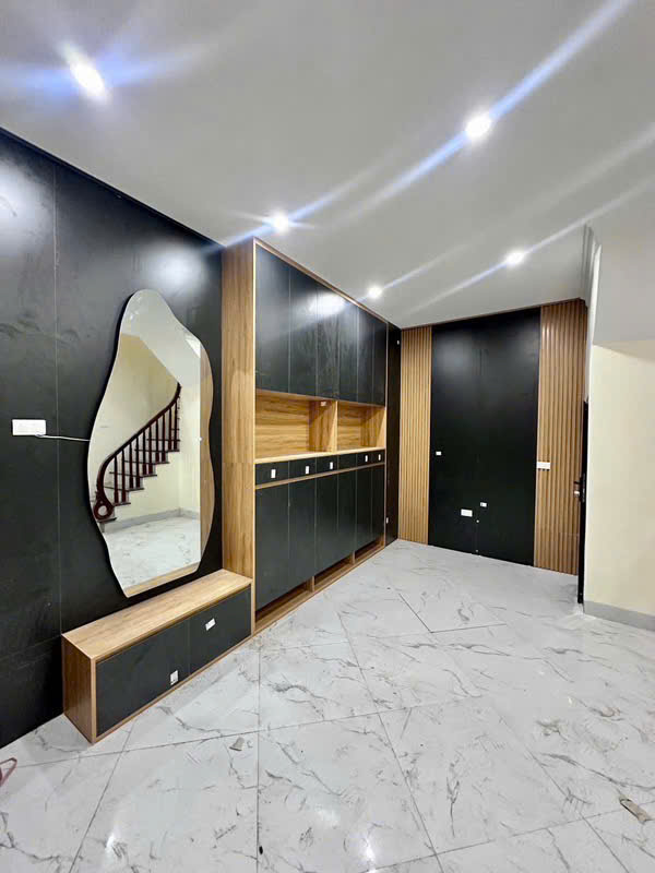 CẦU GIẤY - CỰC PHẨM NHÀ 6 TẦNG THANG MÁY, NỞ HẬU - TRUNG TÂM PHỐ LỚN, CẠNH PHỐ TRẦN THÁI TÔNG - GIẢM SÂU ĐÓN KHÁCH