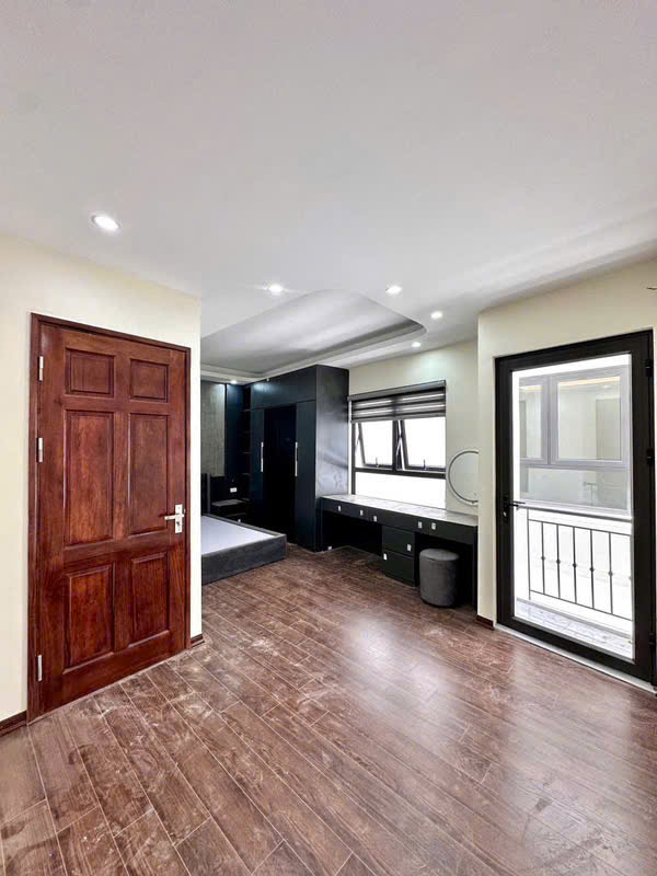 CẦU GIẤY - CỰC PHẨM NHÀ 6 TẦNG THANG MÁY, NỞ HẬU - TRUNG TÂM PHỐ LỚN, CẠNH PHỐ TRẦN THÁI TÔNG - GIẢM SÂU ĐÓN KHÁCH