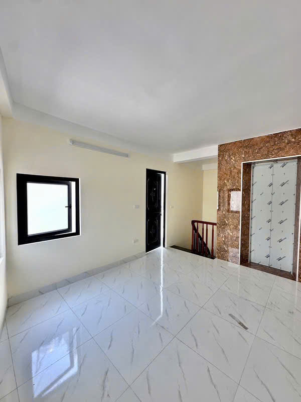 CẦU GIẤY - CỰC PHẨM NHÀ 6 TẦNG THANG MÁY, NỞ HẬU - TRUNG TÂM PHỐ LỚN, CẠNH PHỐ TRẦN THÁI TÔNG - GIẢM SÂU ĐÓN KHÁCH