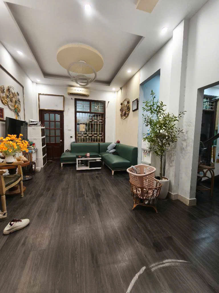 BÁN GẤP! NHÀ 56M2, 5 TẦNG, VÕ CHÍ CÔNG, CẦU GIẤY, NỘI THẤT XỊN, GIÁ CHỈ HƠN 10 TỶ. SỔ ĐỎ SẴN SÀNG TRAO TAY!