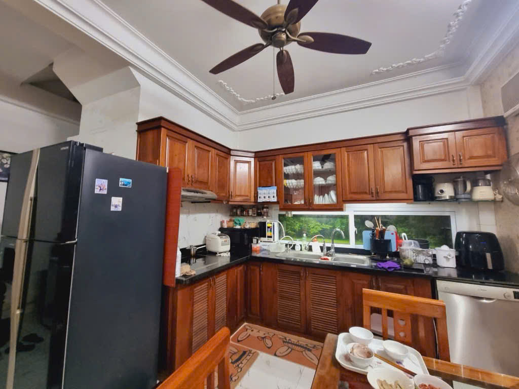 CẦU GIẤY - BÁN NHÀ GẦN TRƯỜNG TH FPT - 68M2 - NHỈNH 13 TỶ