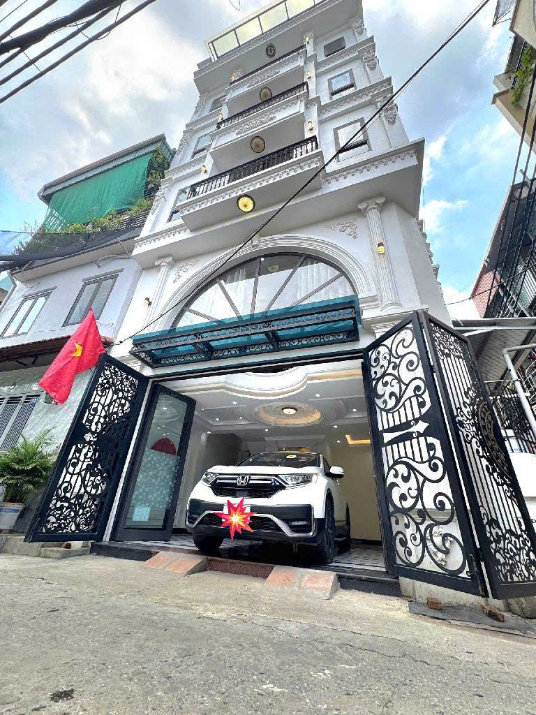 CƠ HỘI HIẾM CÓ: NHÀ PHÂN LÔ CẦU GIẤY - CÓ GARA Ô TÔ, THANG MÁY, SẴN SÀNG VÀO Ở NGAY