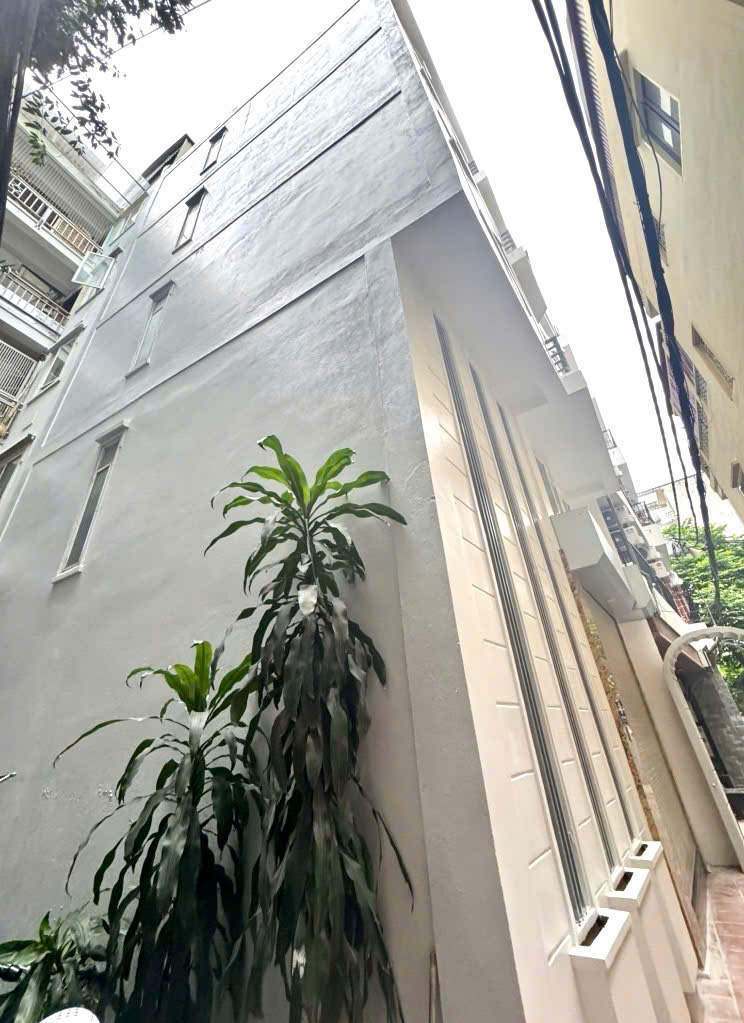 LÔ GÓC HOÀNG QUỐC VIỆT - SẴN Ở NGAY - 40M2 NHỈNH 9 TỶ - CỰC GẦN PHỐ - HIẾM CÓ KHÓ TÌM