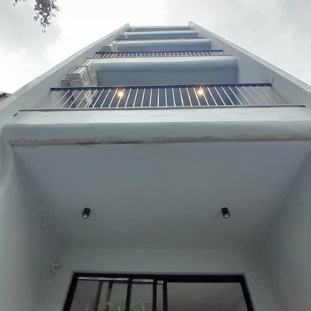 NHÀ MỚI LẠC LONG QUÂN DT 65M - XÂY 5 TẦNG - THANG MÁY - MT 4.2M - GIÁ CHÀO 12 TỶ