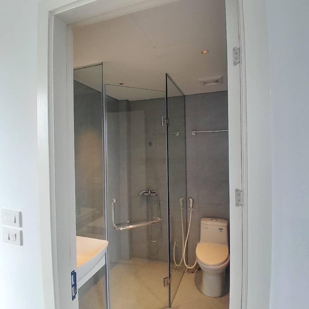 NHÀ MỚI LẠC LONG QUÂN DT 65M - XÂY 5 TẦNG - THANG MÁY - MT 4.2M - GIÁ CHÀO 12 TỶ