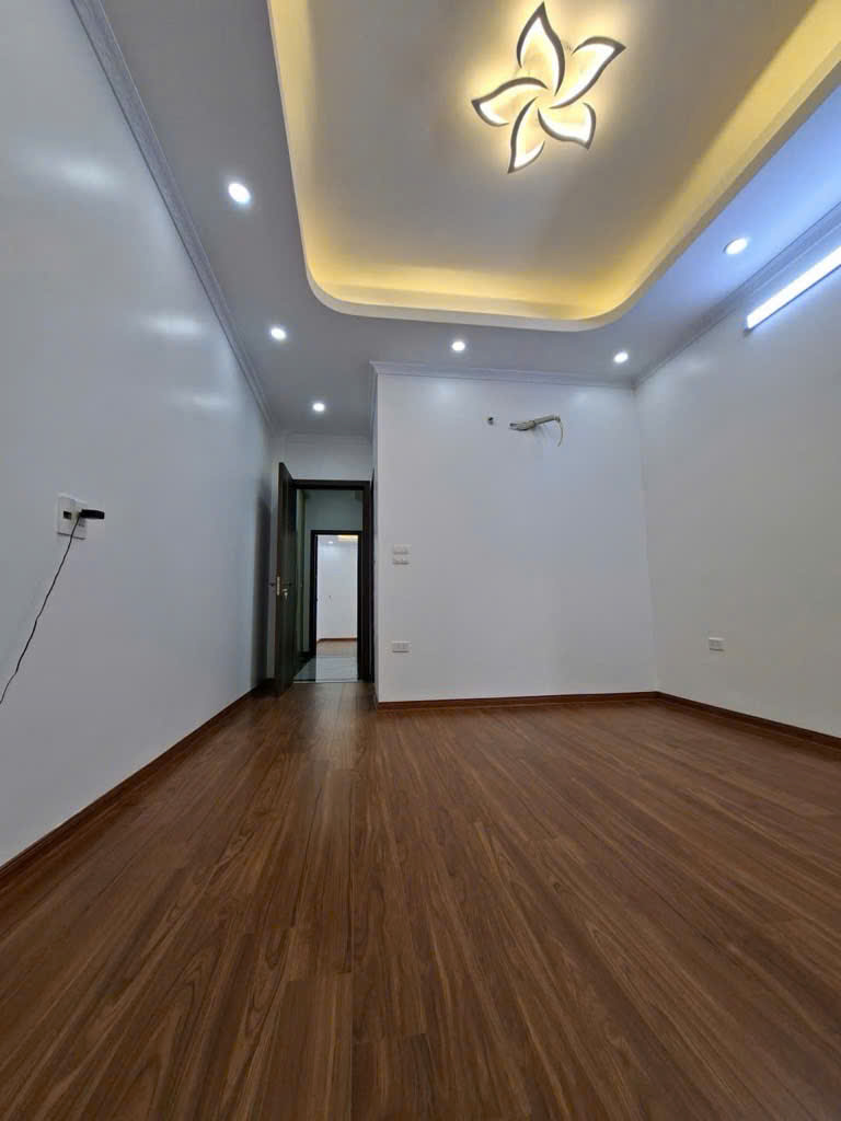 TRẦN DUY HƯNG CÁCH PHỐ 30M, GẦN Ô TÔ, DT 65M, 5 TẦNG, NỞ HẬU, GIÁ CHÀO 13 TỶ