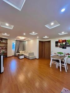 Cần bán Căn hộ chung cư Khu Yên Hòa 5.35T