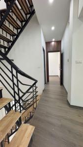 BÁN GẤP CĂN NHÀ 60M2 GIÁ 9 TỶ ĐƯỜNG HOÀNG QUỐC VIỆT, SỔ ĐỎ VUÔNG TỜ A4