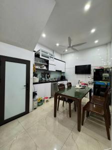 Sở Hữu Ngay Nhà 5 Tầng Trung Kính, 46m2 - Giá Cực Tốt Chỉ 8.3 Tỷ!