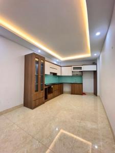 BÁN NHÀ LẠC LONG QUÂN DT 62M - XÂY 6 TẦNG - MT 5.2M - THANG MÁY - LÔ GÓC - GIÁ 12.45 TỶ