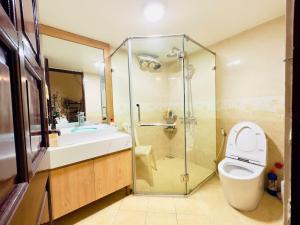 BÁN NHÀ TRUNG TÂM CẦU GIẤY DT 75M, XÂY 5T, 20M RA PHỐ, Ô TÔ, GIÁ CHÀO 12 TỶ