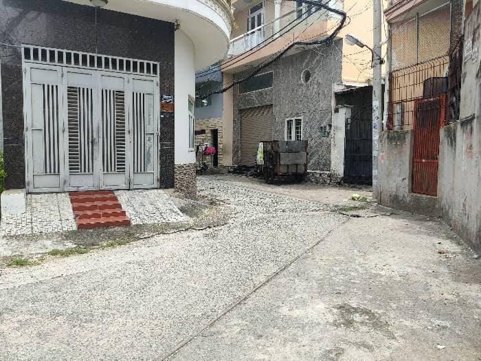 NHÀ NGANG KHỦNG 5M - XE ĐẬU CỬA - GIÁ NHỈNH 2 TỶ