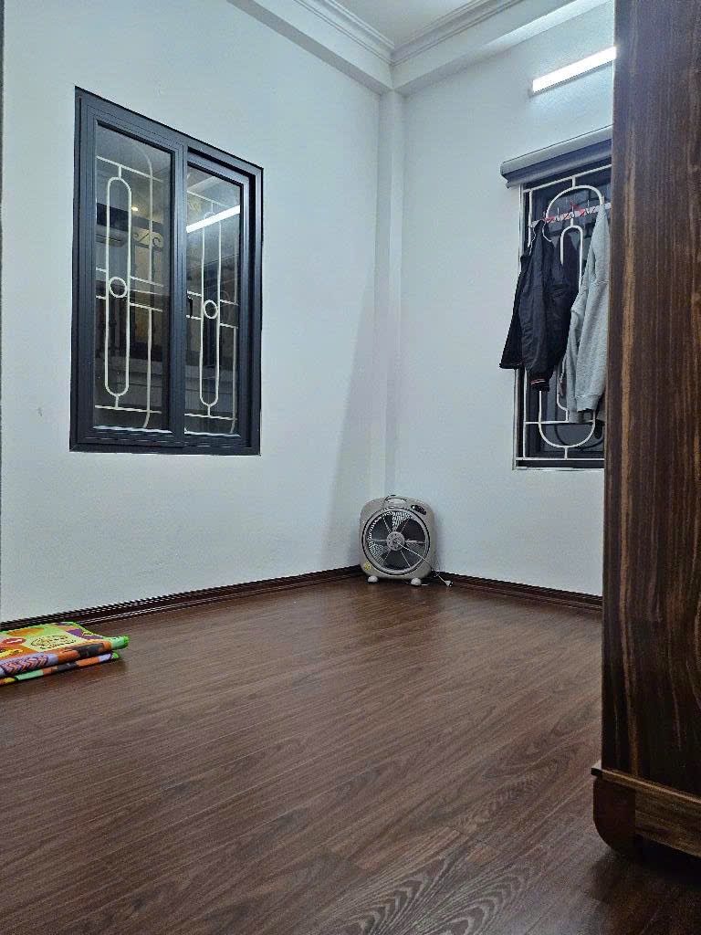 bán nhà nguyễn đức cảnh hiện đang cho thuê