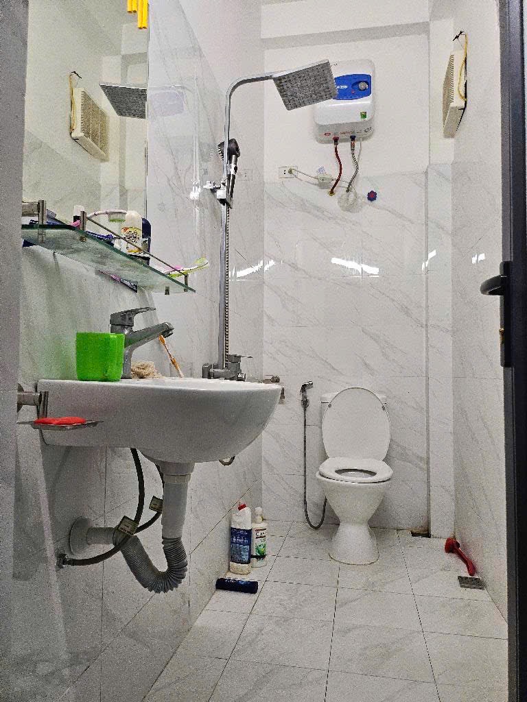 bán nhà nguyễn đức cảnh hiện đang cho thuê