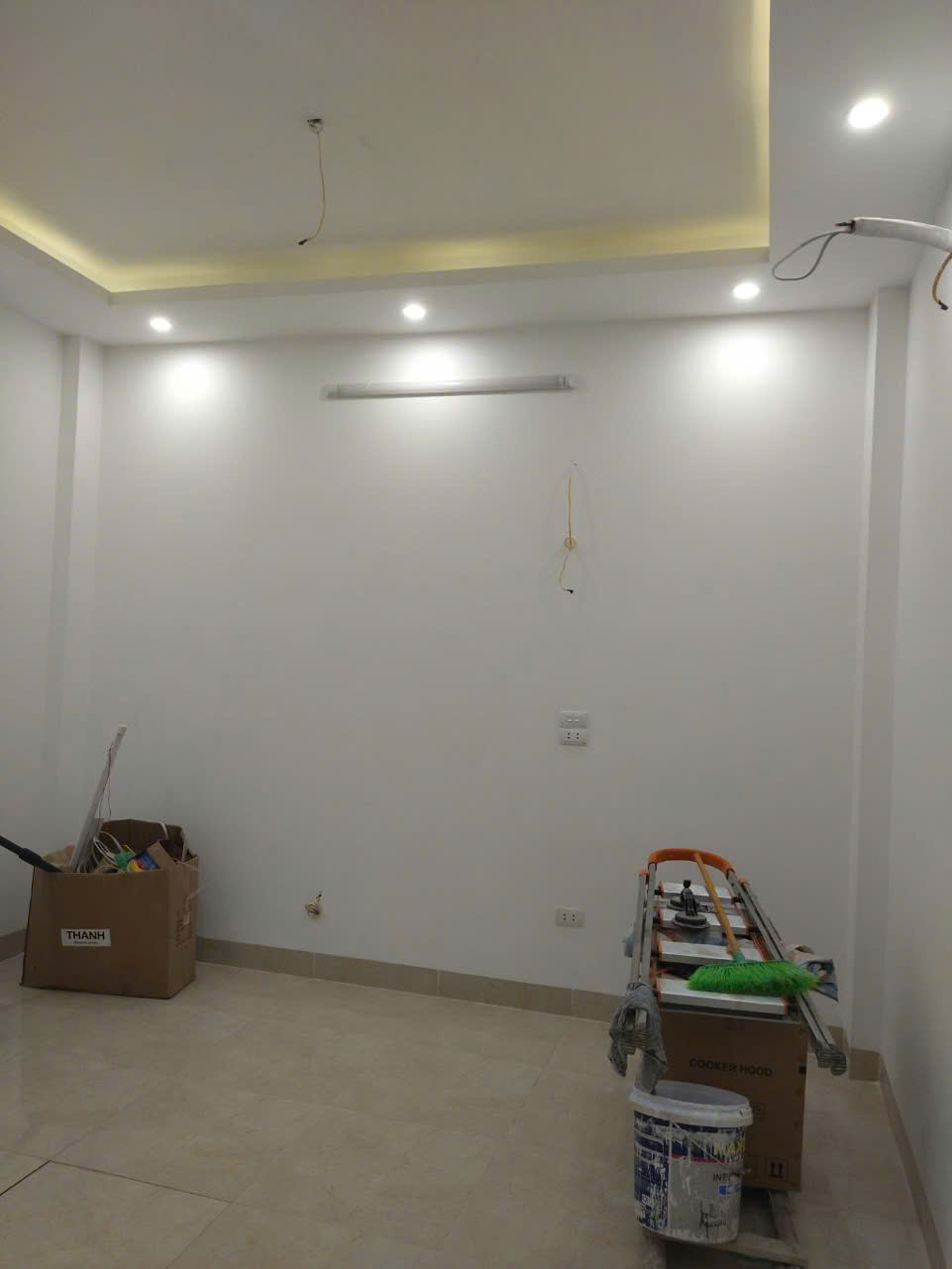 Nhà Mới - Kinh Doanh - Thang Máy - Nội Thất Xịn - Sổ Đỏ Nở Hậu.