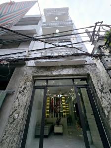 NHÀ ĐẸP 4 TẦNG 5 NGỦ - Ô TÔ - NGÕ THÔNG - KINH DOANH - SÁT KĐT ĐẠI KIM - NỘI THẤT XỊN XÒ TẶNG TOÀN BỘ - SỔ ĐỎ VUÔNG A4