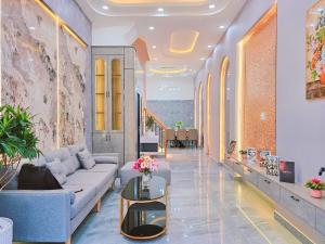 NHỈNH 4 TỶ CÓ NGAY NHÀ MỚI 2 TẦNG - HẺM 1 TRỤC XE HƠI - LÔ GÓC 2 MẶT TIỀN THOÁNG MÁT - DT48m2 - NGANG 4m - KHU VIP GẦN SÂN BAY