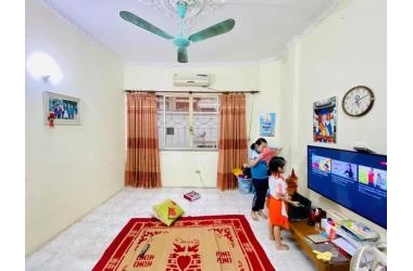 6 Tầng  Đẹp 4 PN Cách Phố 10 m  2,35 Tỷ Đông Tác