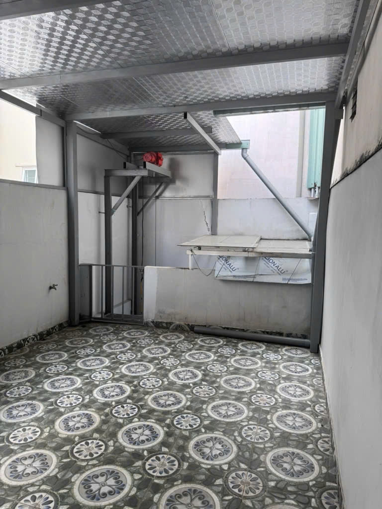 3 PHÒNG NGỦ HẺM XE HƠI 4M - SÁT MẶT TIỀN - GẦN CHỢ TÂN HƯƠNG - GIÁ CHỈ HƠN 5 TỶ 