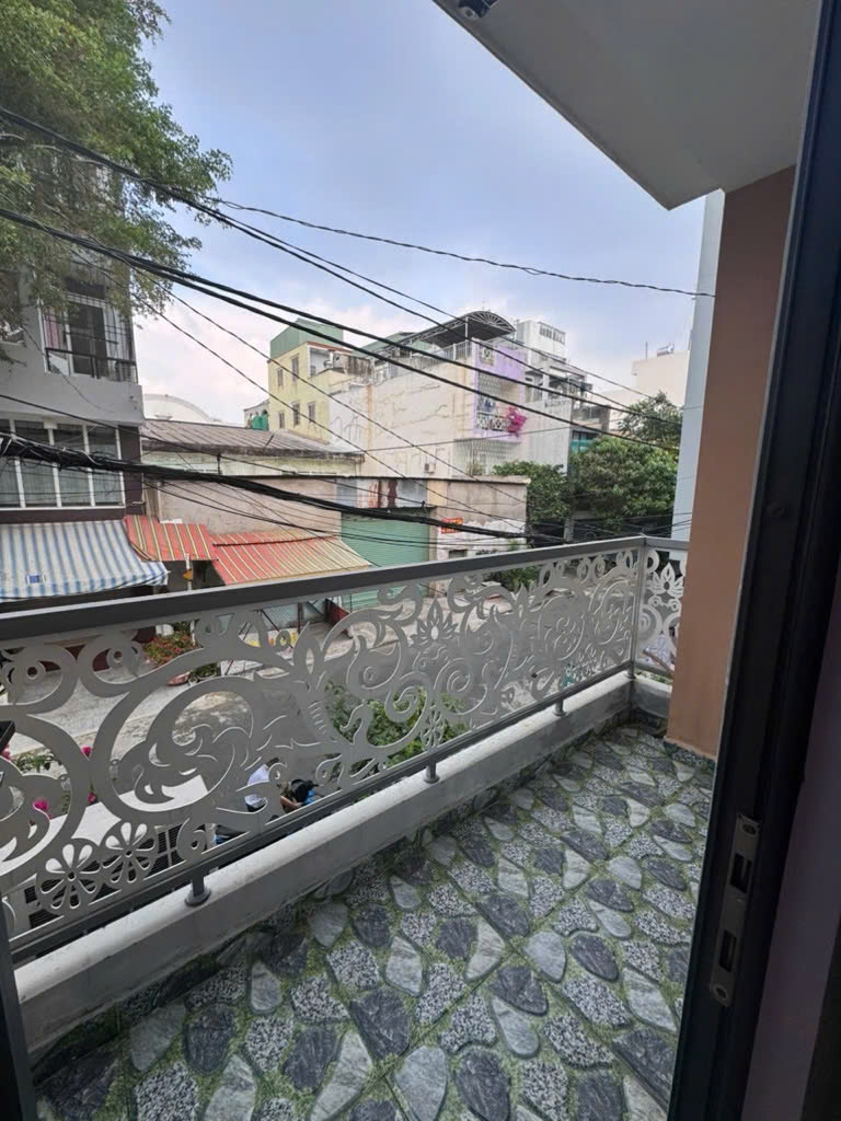 3 PHÒNG NGỦ HẺM XE HƠI 4M - SÁT MẶT TIỀN - GẦN CHỢ TÂN HƯƠNG - GIÁ CHỈ HƠN 5 TỶ 