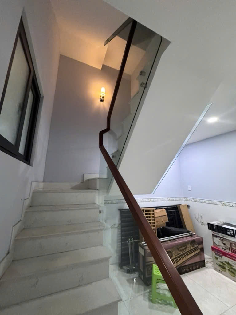 3 PHÒNG NGỦ HẺM XE HƠI 4M - SÁT MẶT TIỀN - GẦN CHỢ TÂN HƯƠNG - GIÁ CHỈ HƠN 5 TỶ 