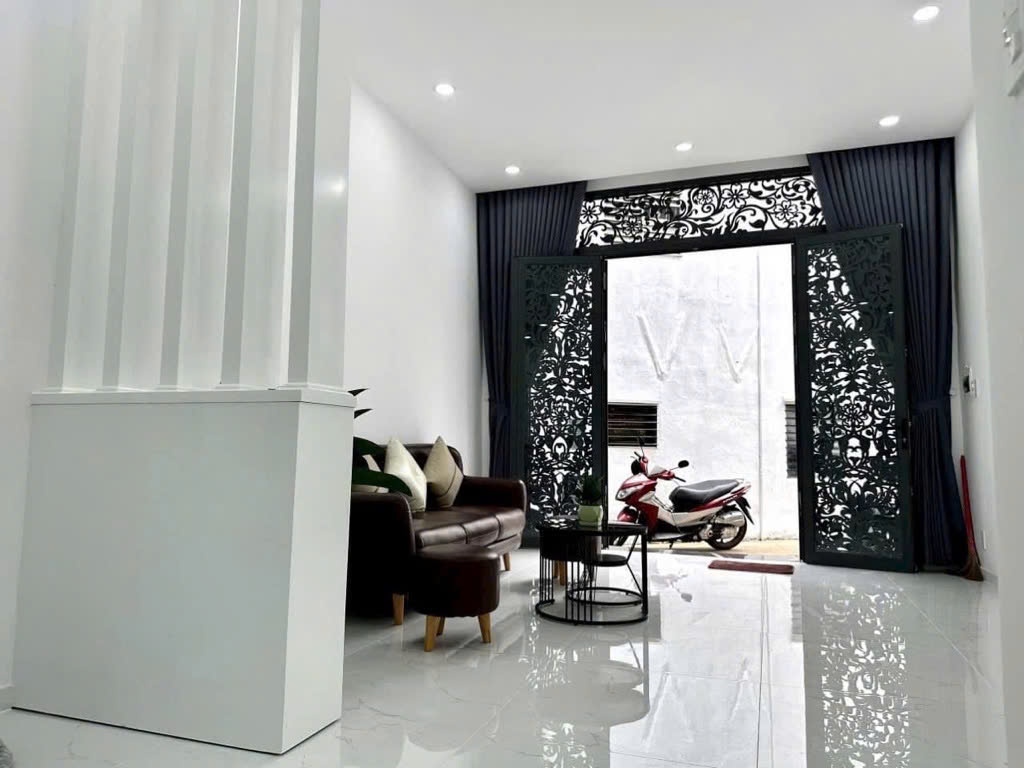 SIÊU PHẨM 2 TẦNG MỚI TINH - NGAY ÂU CƠ - TRUNG TÂM TÂN PHÚ - 40M2 - SỔ ĐẸP HOÀN CÔNG ĐỦ - SÁT MẶT TIỀN - GIÁ CHỈ HƠN 4 TỶ 