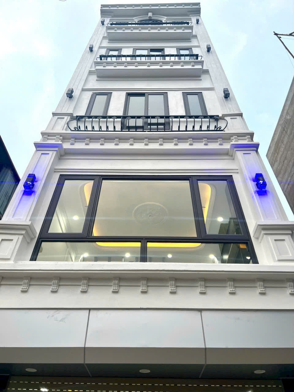 Cần bán căn nhà mới Gara Ô tô ngõ 298 Ngọc Hồi- cạnh Linh Đàm- Mặt ngõ thông