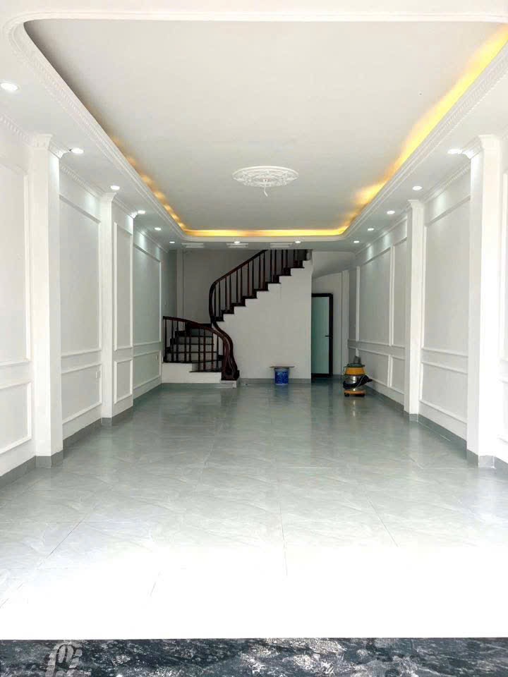 Cần bán căn nhà mới Gara Ô tô ngõ 298 Ngọc Hồi- cạnh Linh Đàm- Mặt ngõ thông