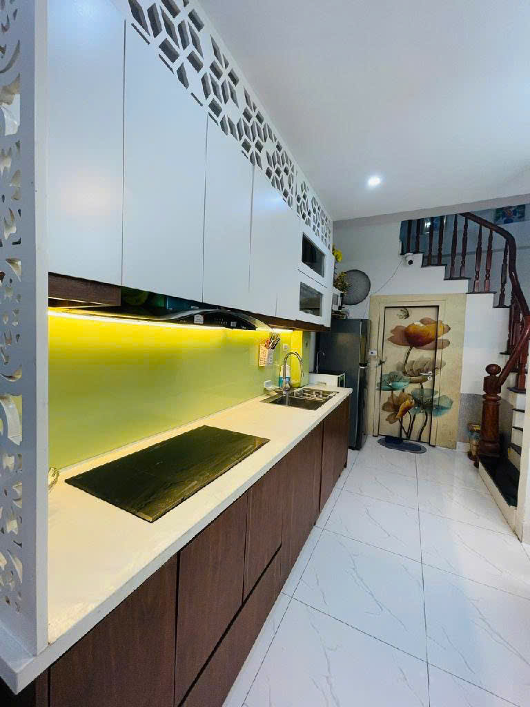 SIÊU HIẾM ĐỐNG ĐA - CỰC GẦN PHỐ - NHÀ ĐẸP Ở NGAY - THOÁNG SÁNG TỰ NHIÊN - TRƯỚC NHÀ CÓ SÂN RỘNG