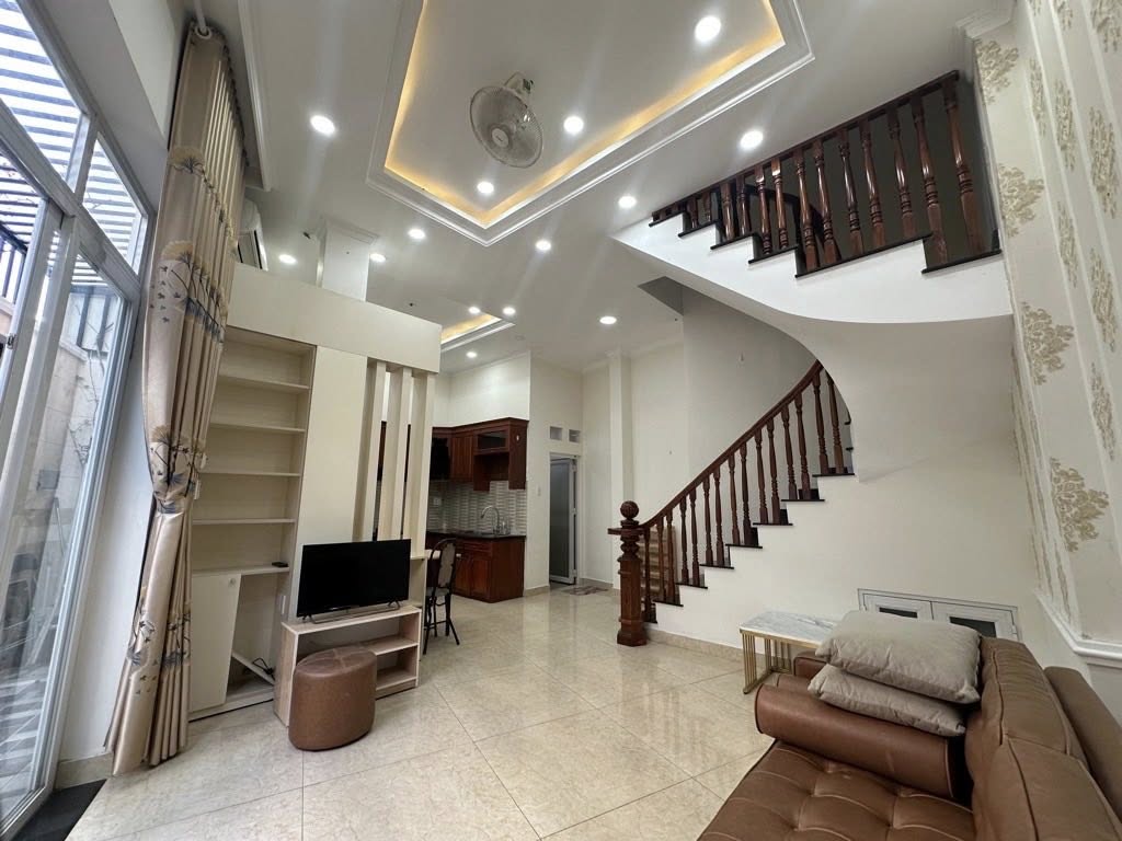 BÁN NHÀ 3 TẦNG LÔ GÓC 2 MT- P.TRƯỜNG THỌ