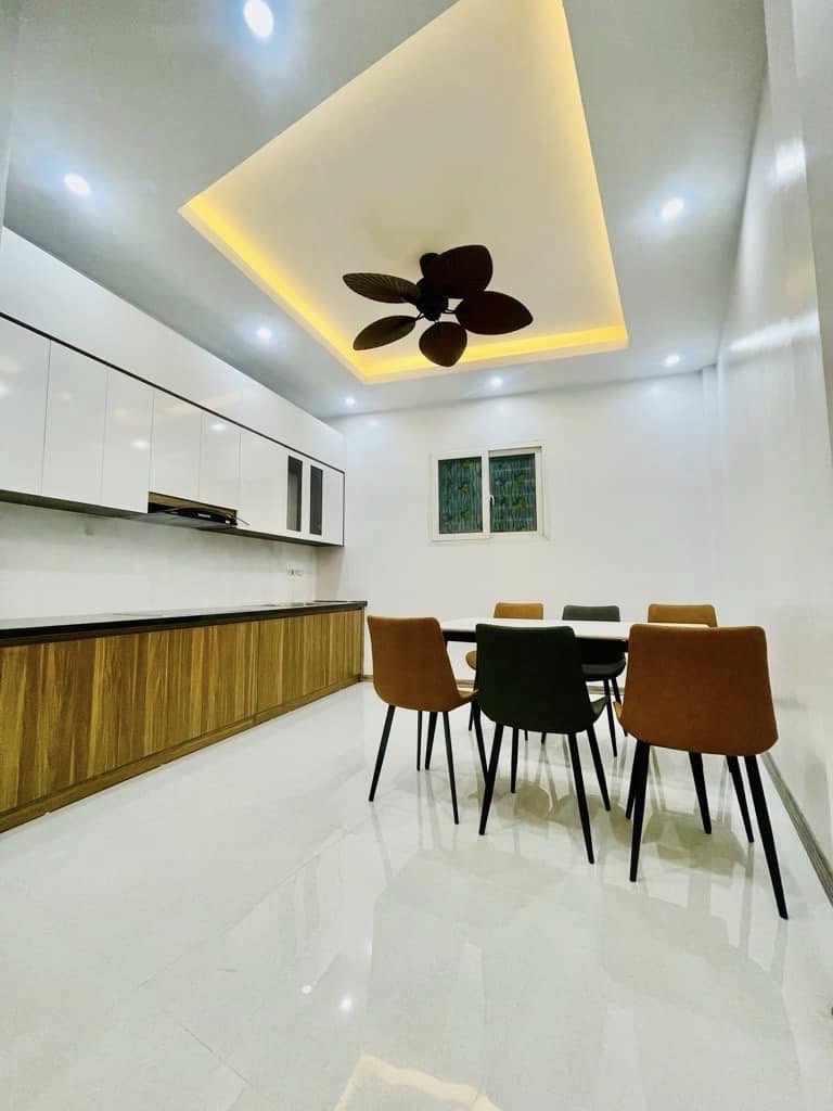 NGÕ Ô TÔ TRÁNH - NGAY GẦN HỒ - NHÀ MỚI ĐẸP LONG LANH - VỊ TRÍ HOTT