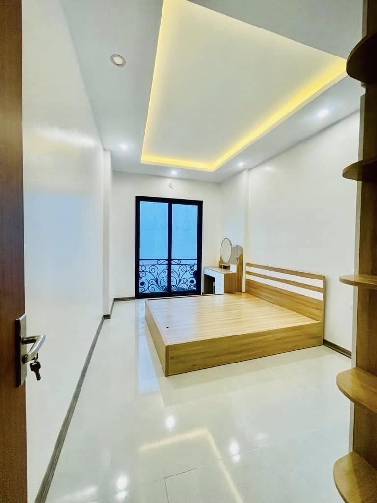 NGÕ Ô TÔ TRÁNH - NGAY GẦN HỒ - NHÀ MỚI ĐẸP LONG LANH - VỊ TRÍ HOTT