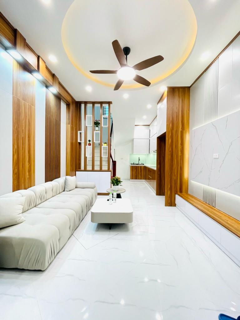 NHÀ ĐẸP, THIẾT KẾ HIỆN ĐẠI, NỘI THẤT XỊN SÒ, TẶNG LẠI TOÀN BỘ CHO KHÁCH, NGÕ NÔNG 5M RA Ô TÔ RA HỒ, HÀNG XÓM CỦA KĐT TÂY LINH ĐÀM.