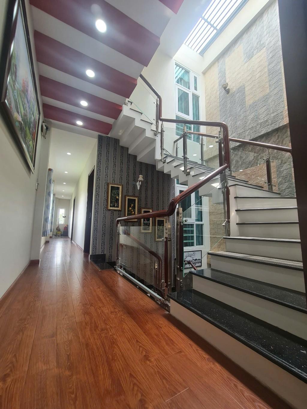 GÓC 2 MT– SÁT NGUYỄN ẢNH THỦ – KINH DOANH ĐA NGÀNH. 