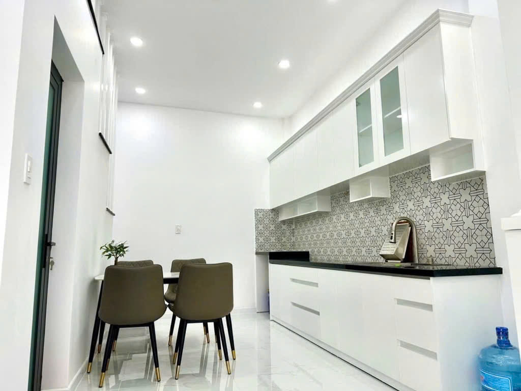 SIÊU PHẨM 2 TẦNG MỚI TINH - NGAY ÂU CƠ - TRUNG TÂM TÂN PHÚ - 40M2 - SỔ ĐẸP HOÀN CÔNG ĐỦ - SÁT MẶT TIỀN - GIÁ CHỈ HƠN 4 TỶ 