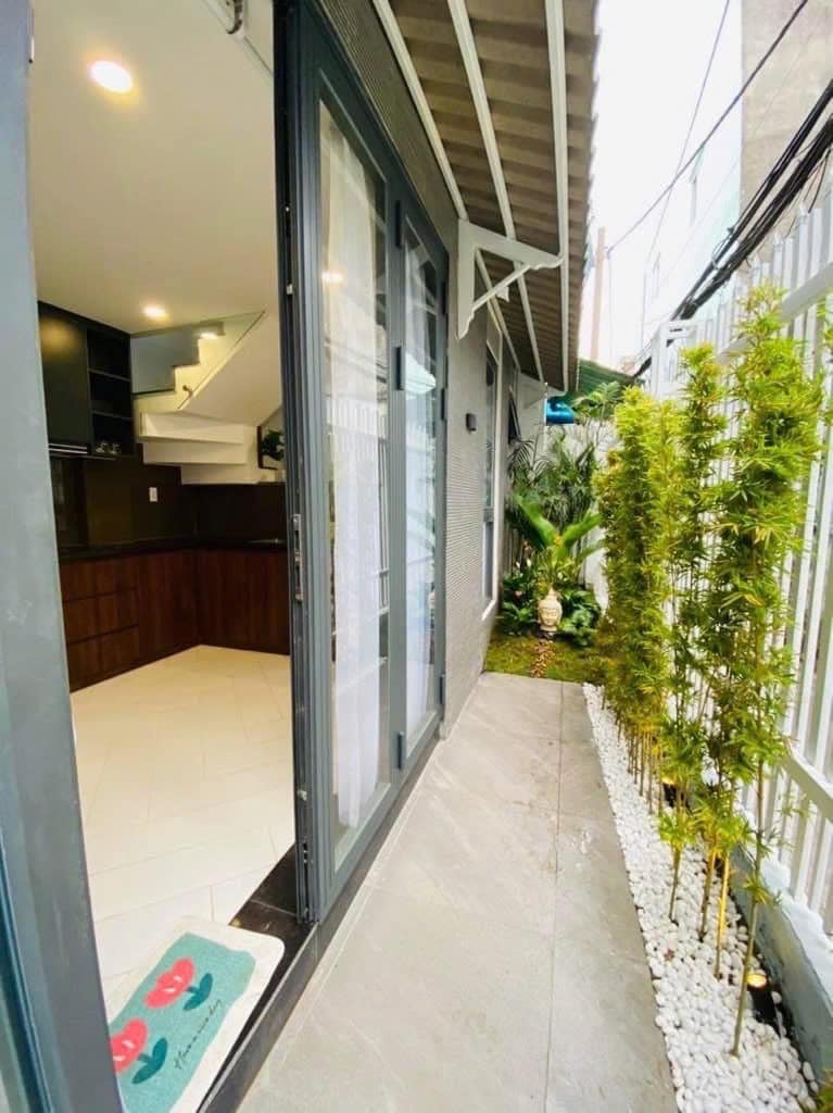 BÁN NHÀ QUẬN 11 - 7.5 TỶ - SÂN VƯỜN CỰC ĐẸP - 4 TẦNG BTCT