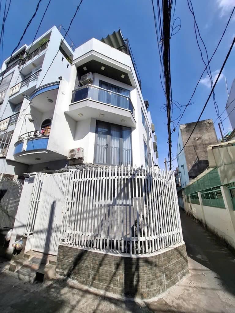 BÁN NHÀ QUẬN 11 - 7.5 TỶ - SÂN VƯỜN CỰC ĐẸP - 4 TẦNG BTCT