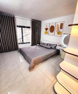 Tân Mai - Ô tô đỗ cửa nhà - Vị trí thuộc trung tâm quận nhà lô góc , 2 thoáng