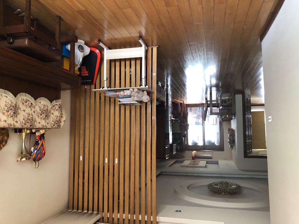 Cccc chính chủ cần bán Gấp dt rộng full nội thata xịn mà giá siêu giẻ