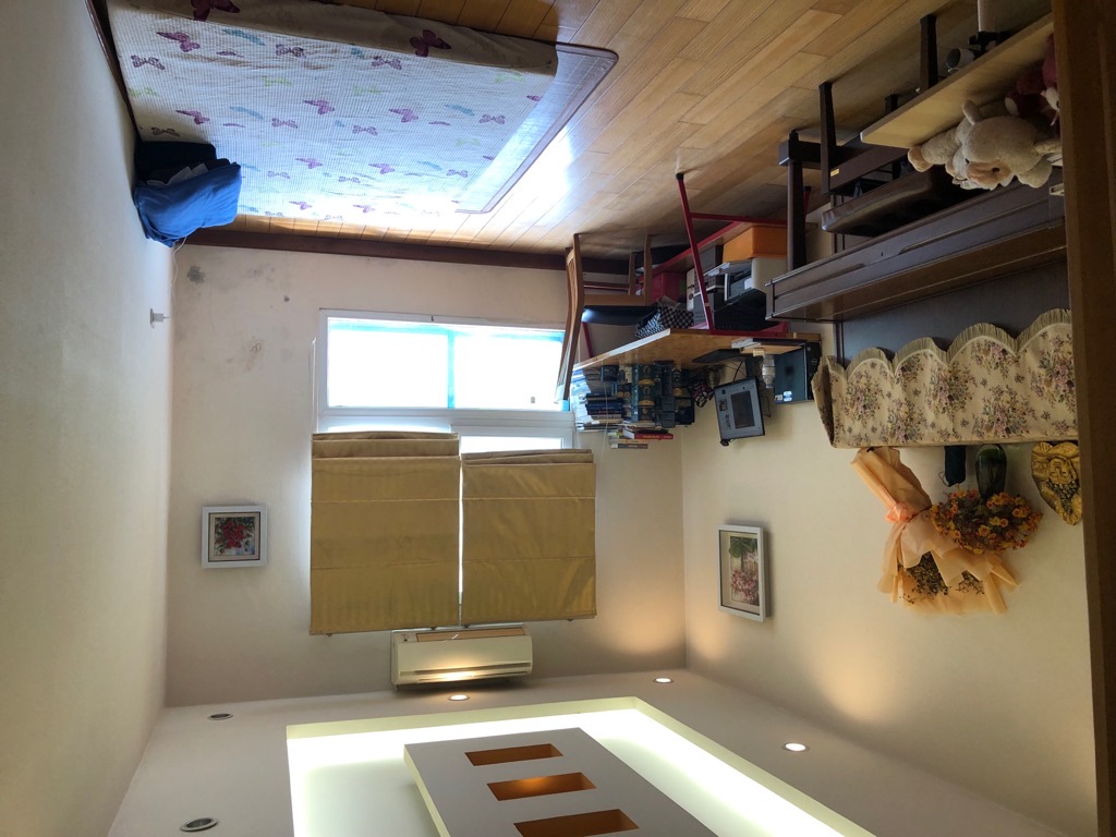 Cccc chính chủ cần bán Gấp dt rộng full nội thata xịn mà giá siêu giẻ