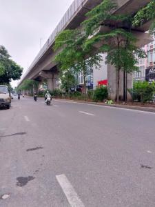 HÓT HÒN HỌT .SIÊU PHẨM CẤP 4 VỊ TRÍ ĐẮC ĐỊA TẠI YÊN LÃNG YÊU THƯƠNG.VỚI DIỆN TÍCH NHỎ LẠI CÓ VÕ X2 .MẶT TIỀN LÀ PHỐ MẶT HẬU LÀ NGÕ THUẬN TIỆN GIAO THÔNG..MUA NGAY NHẬN NGAY SỔ ĐỎ VỚI QUY HOẠCH ỔN ĐỊNH KO CHANH CHẤP CÓ VỈA HÈ RỘNG TỐT CHO KINH DOANH!