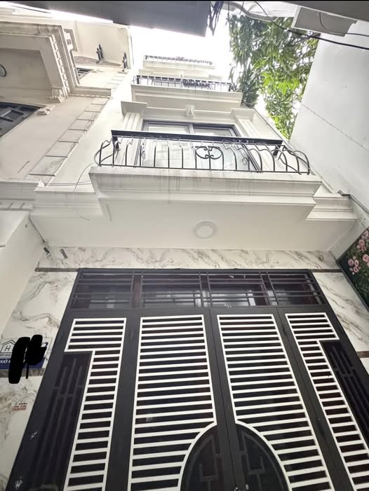 Cực phẩm tại Nguyễn Văn Huyên 44m2 giá hơn 7 đồng