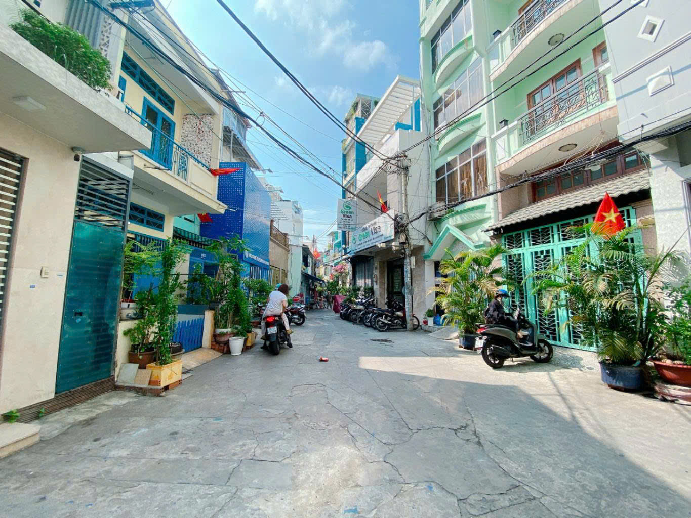 QUẬN 10 - NGAY NHÀ HÁT HÒA BÌNH - BA THÁNG HAI - HXH SÁT MT - CĂN GÓC 3 MẶT THOÁNG - 4 TẦNG - NGANG 7.2M² CHỈ 14 TỶ