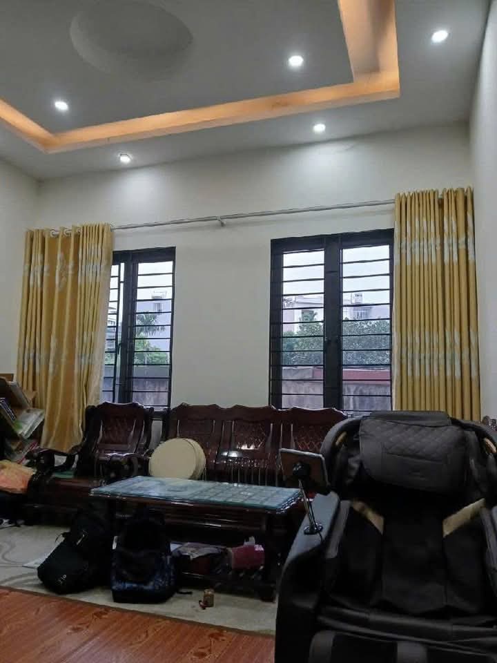 BÁN NHÀ CẠNH BỂ BƠI ĐA SỸ - NHỈNH 6 TỶ