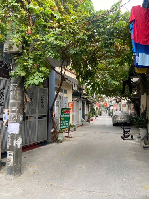 HƠN 1 Tỷ, MẢNH ĐẤT RỘNG MẶT NGÕ Ô TÔ 7 CHỖ ĐÁNH VÕNG, GẦN PHỐ.