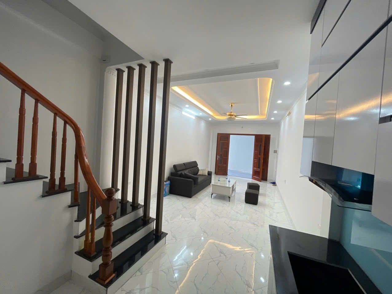 NHÀ ĐẸP -VỊ TRÍ ĐẮC ĐỊA