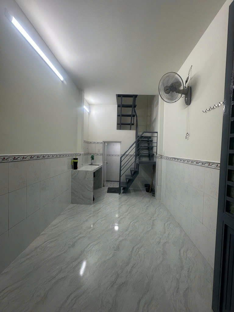 SIÊU PHẨM NHỈNH 1 TỶ - NHÀ 2 TẦNG HOÀN CÔNG ĐẦY ĐỦ- NGAY TRUNG TÂM TÂN PHÚ - LUỸ BÁN BÍCH - HUỲNH THIỆN LỘC - NHÀ MỚI LUNG LINH - NHÀ NỞ HẬU TÀI LỘC - MẤY BƯỚC CHÂN RA HẺM XE HƠI - TẶNG NỘI THẤT.