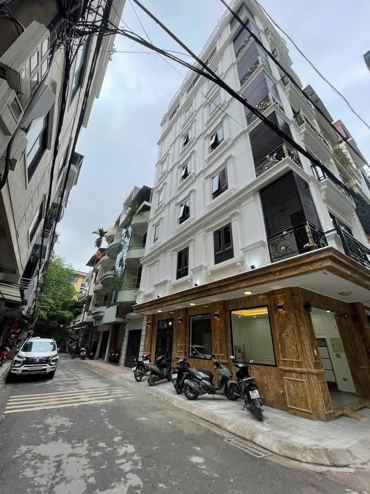 Bán nhà phân lô Vip Trung Hòa sang đẹp mịn